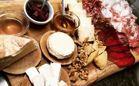 Agriturismo Di Charme E Ristorante Stallato Il Filo Di Paglia
