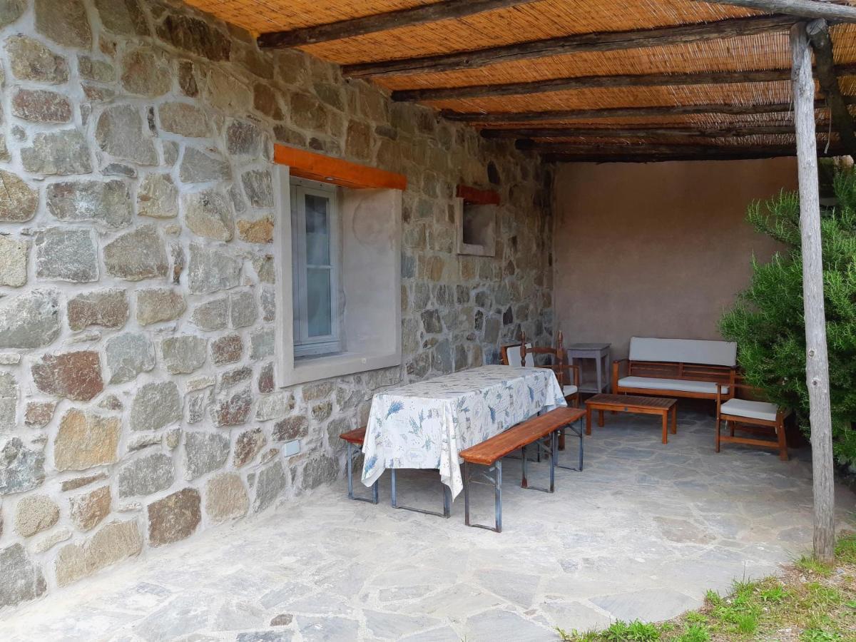 Agriturismo Di Charme E Ristorante Stallato Il Filo Di Paglia Carro Buitenkant foto