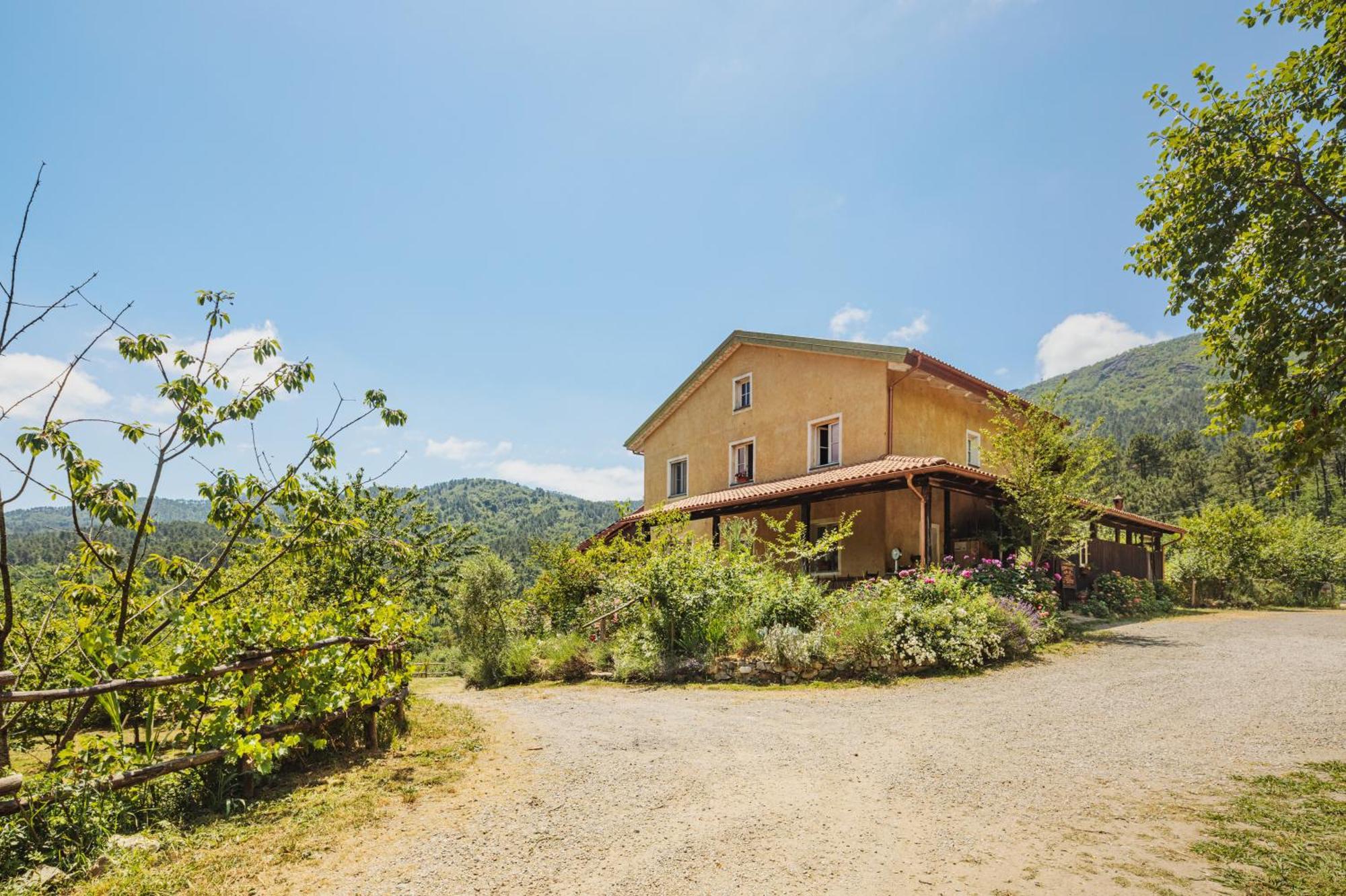 Agriturismo Di Charme E Ristorante Stallato Il Filo Di Paglia Carro Buitenkant foto